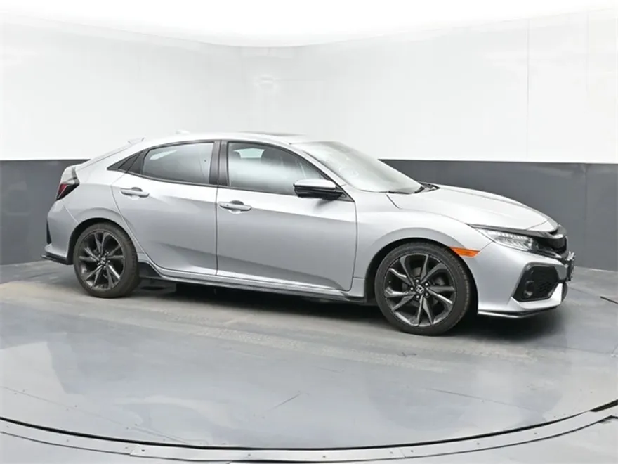 2017 Honda Civic Sport Touring photo 1