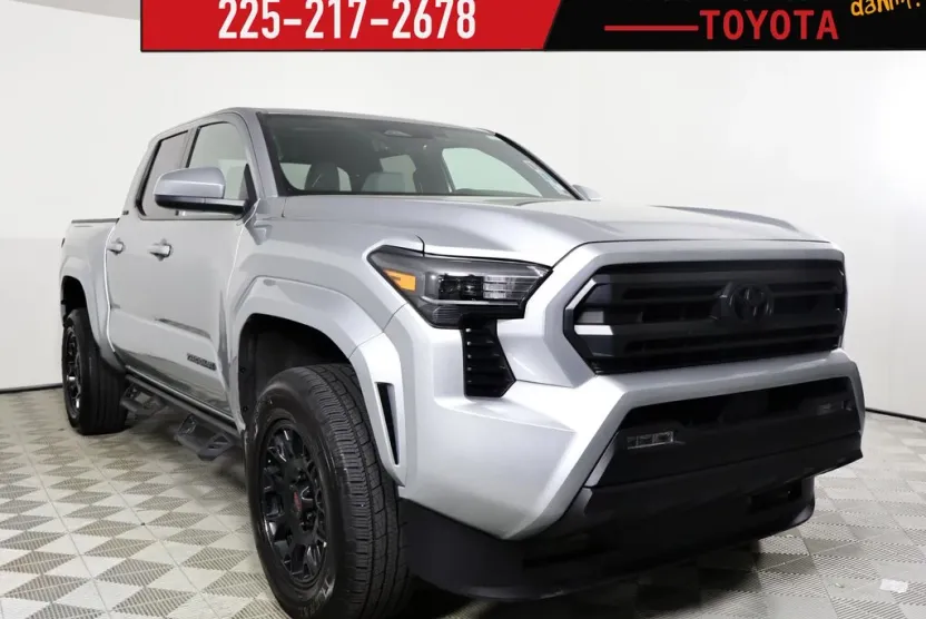 2024 Toyota Tacoma SR5 photo 1