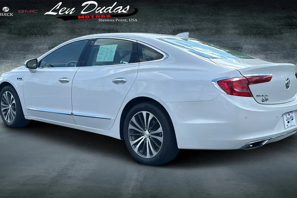 2018 Buick LaCrosse Premium photo 1