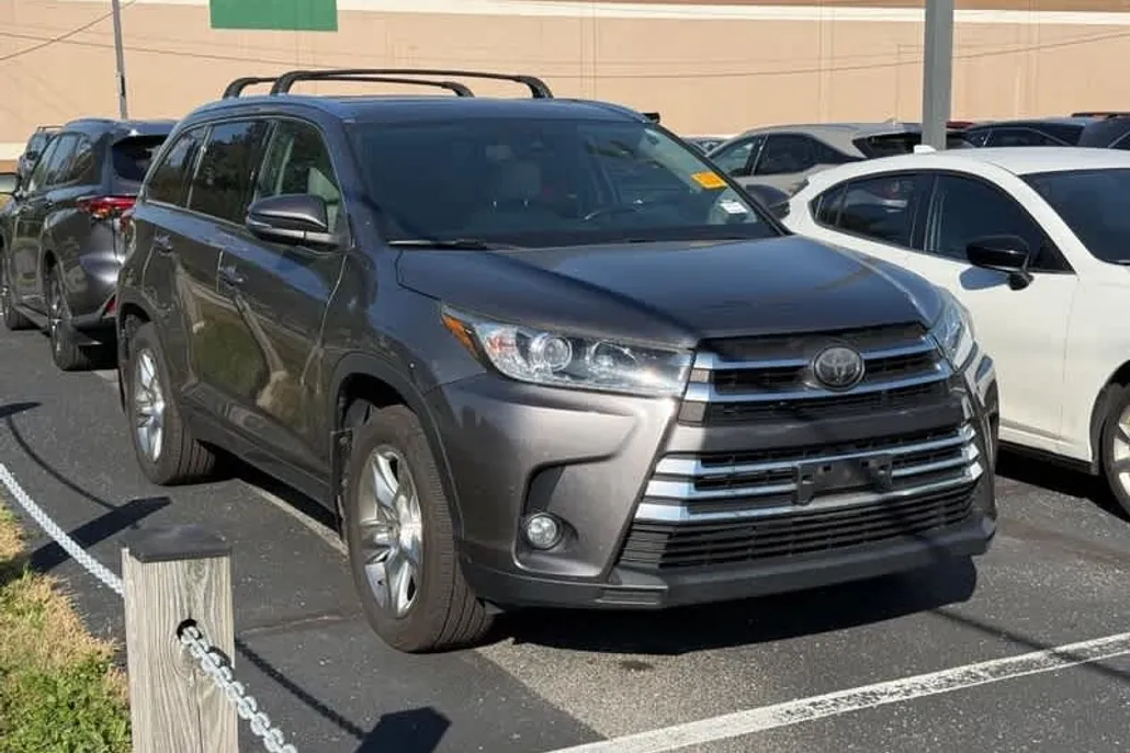 2018 Toyota Highlander Limited photo 1