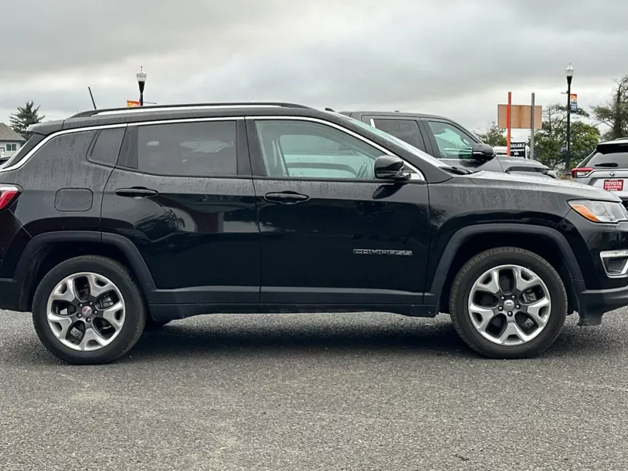 2021 Jeep Compass Limited photo 1