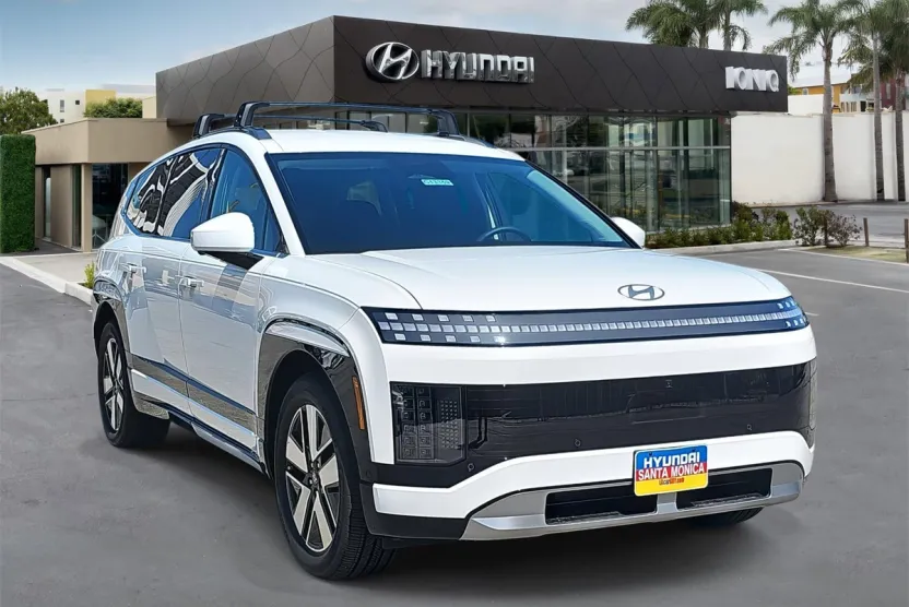 2026 Hyundai Ioniq SEL photo 1