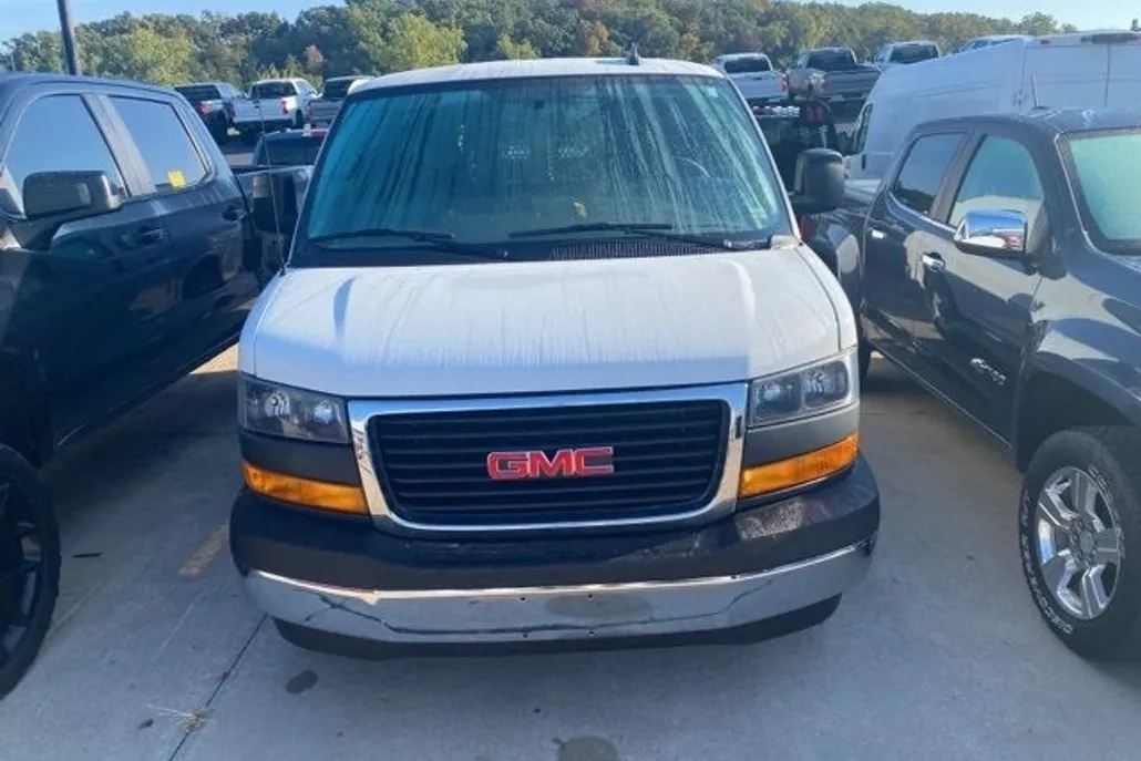 2023 Gmc Savana Cargo 2500 photo 1