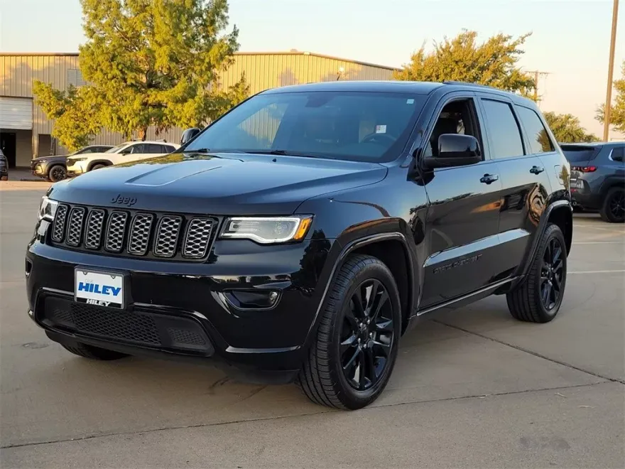 2022 Jeep Cherokee Laredo X photo 1