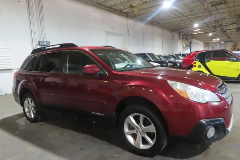 2013 Subaru Outback 3.6R Limited photo 1