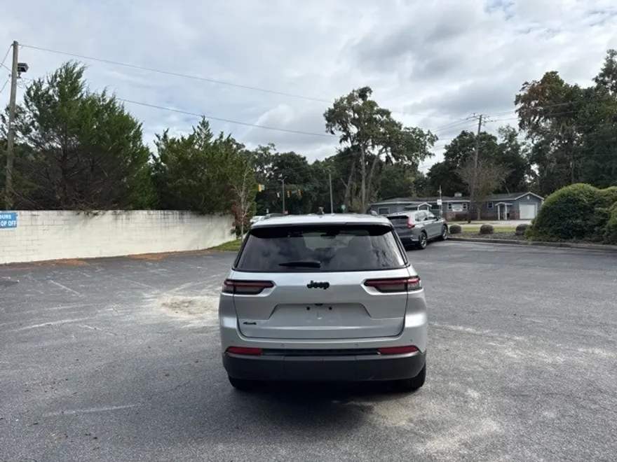 2024 Jeep Grand Cherokee Altitude photo 1