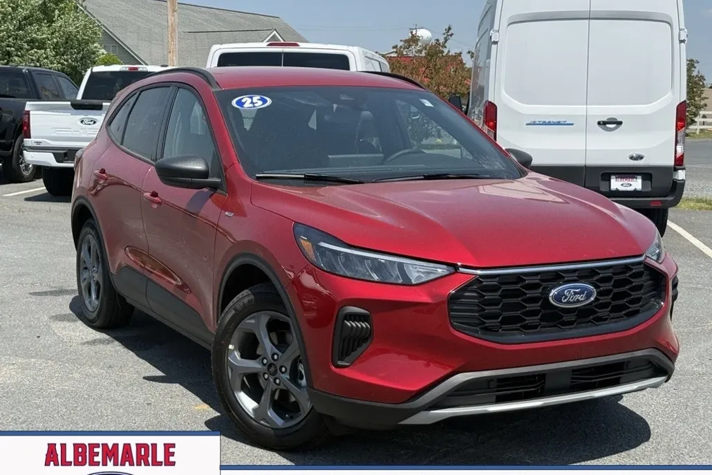 2025 Ford Escape ST-Line photo 1