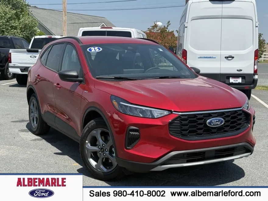 2025 Ford Escape ST-Line photo 1