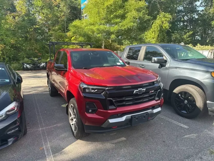 2023 Chevrolet Colorado Z71 photo 1