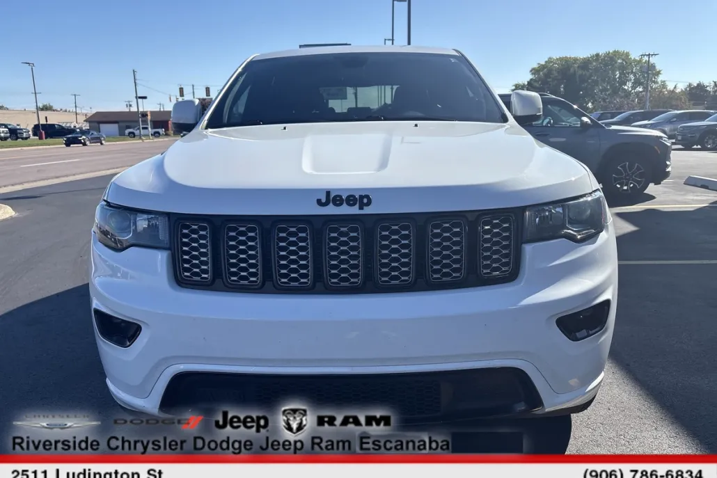 2018 Jeep Grand Cherokee Laredo photo 1