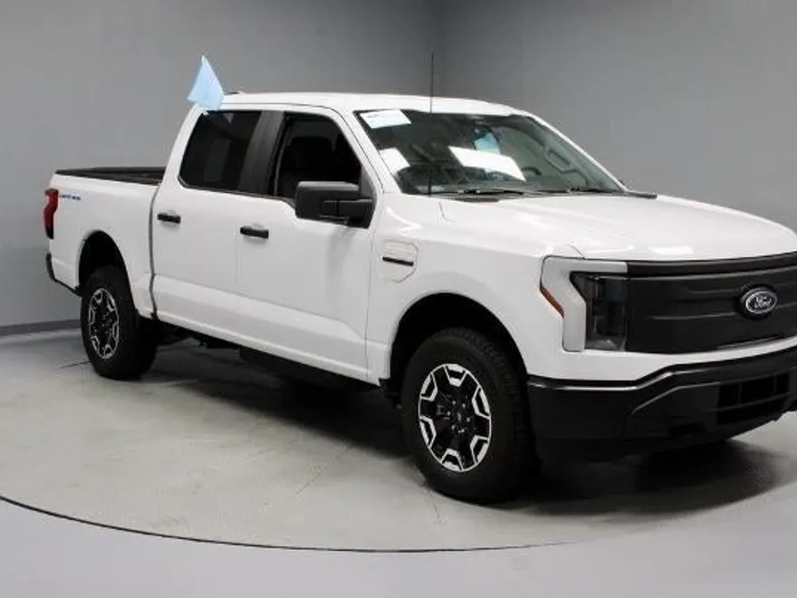 2022 Ford F-150 Lightning photo 1