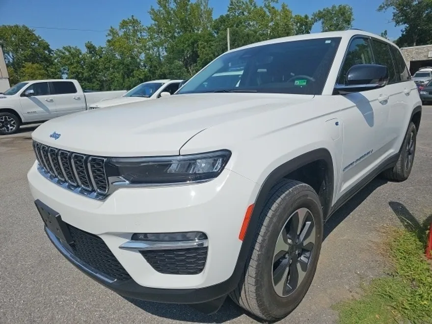 2022 Jeep Cherokee Limited 4xe photo 1