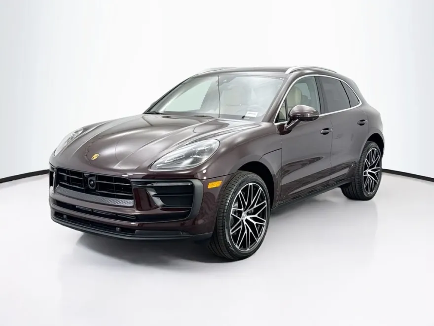 2026 Porsche Macan Base photo 1