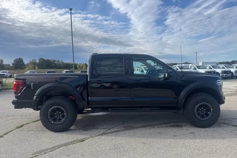 2025 Ford F-150 Raptor photo 1