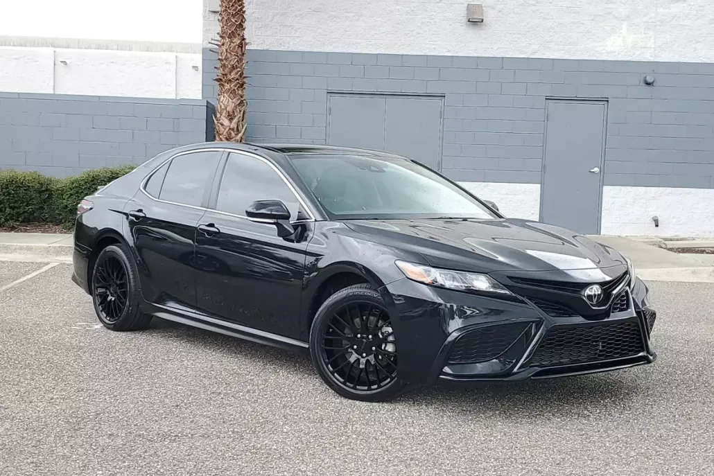 2023 Toyota Camry SE photo 1