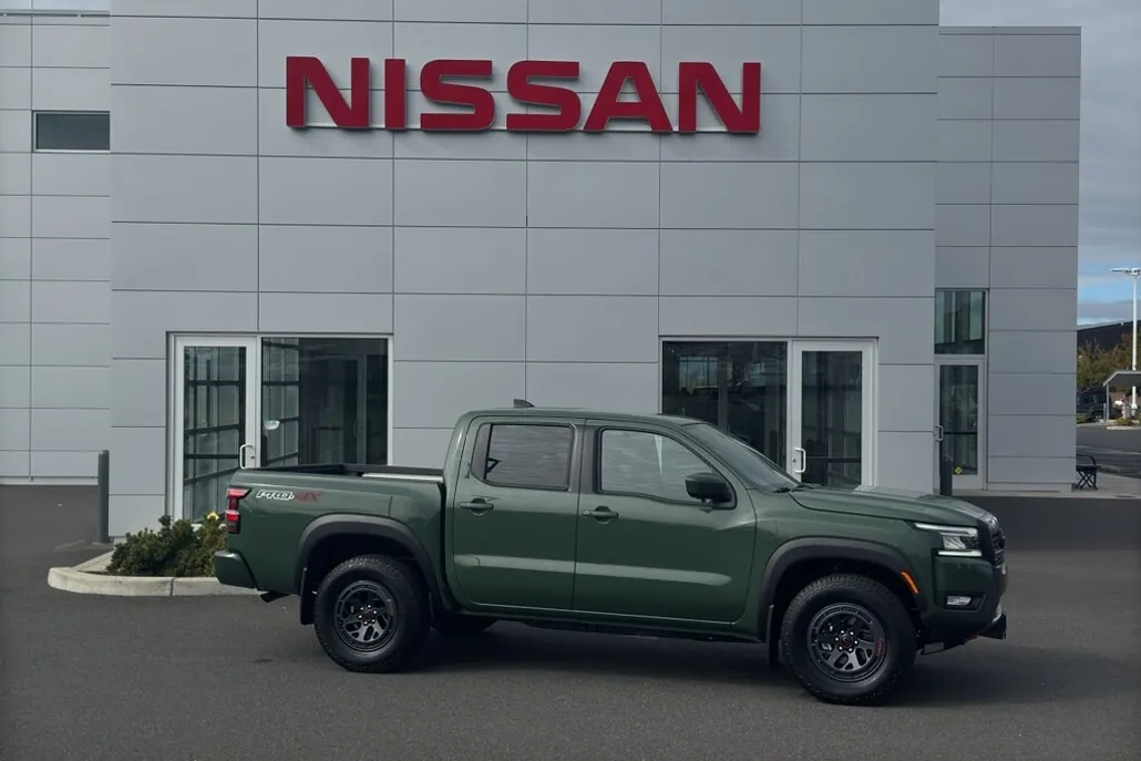 2025 Nissan Frontier PRO-4X photo 1