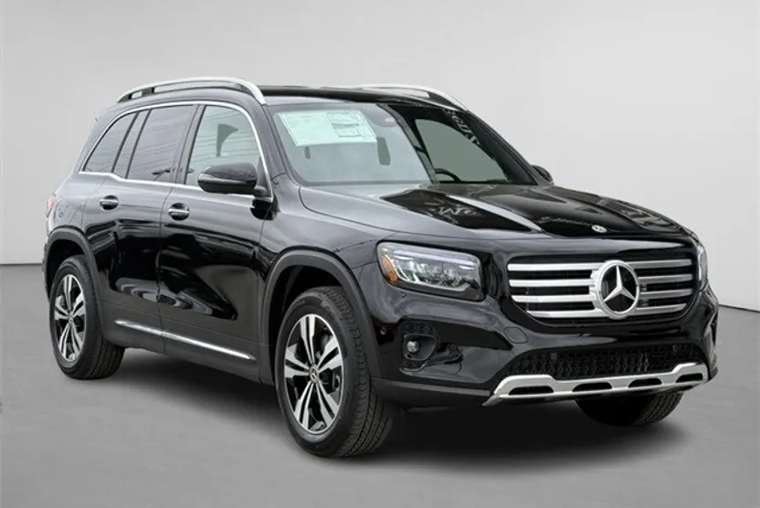 2025 Mercedes Benz GLB 250 4MATIC photo 1