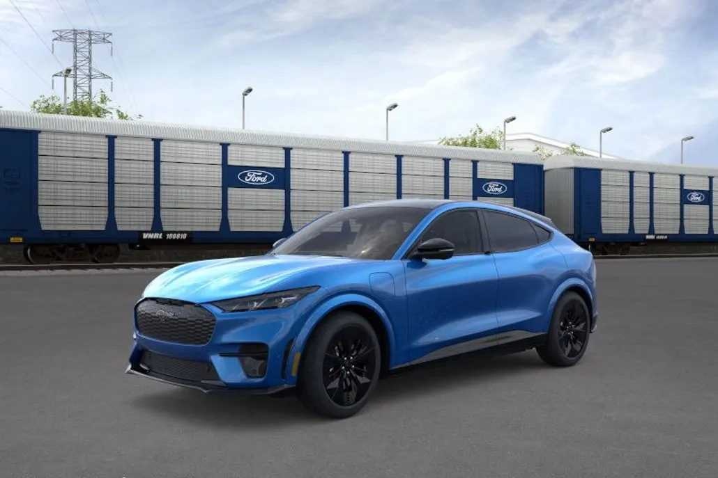 2025 Ford Mustang Mach-E GT photo 1