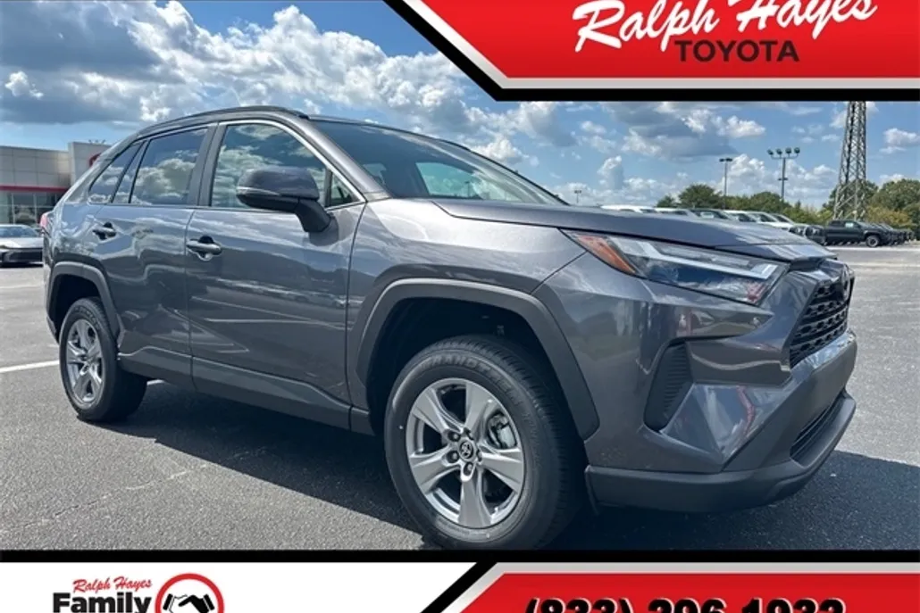 2025 Toyota RAV4 XLE photo 1