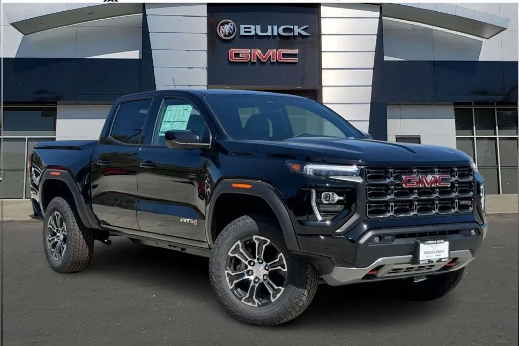 2025 Gmc Canyon AT4 photo 1