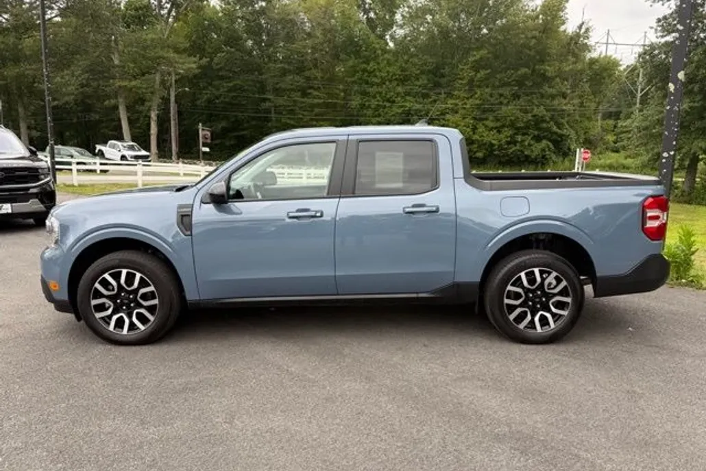 2024 Ford Maverick Lariat photo 1