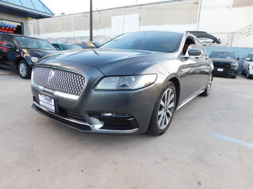 2017 Lincoln Continental Premiere photo 1