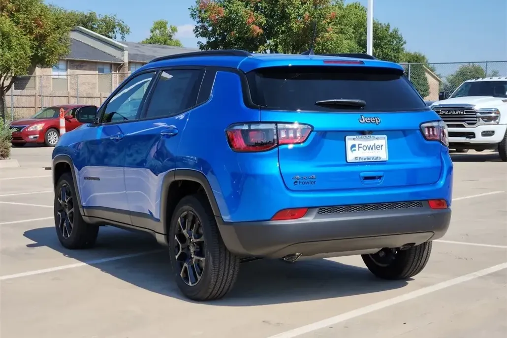 2026 Jeep Compass Latitude photo 1