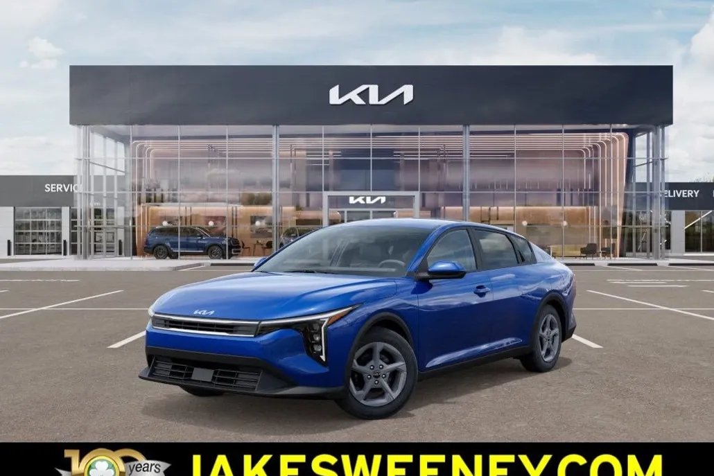 2025 Kia K4 LXS photo 1