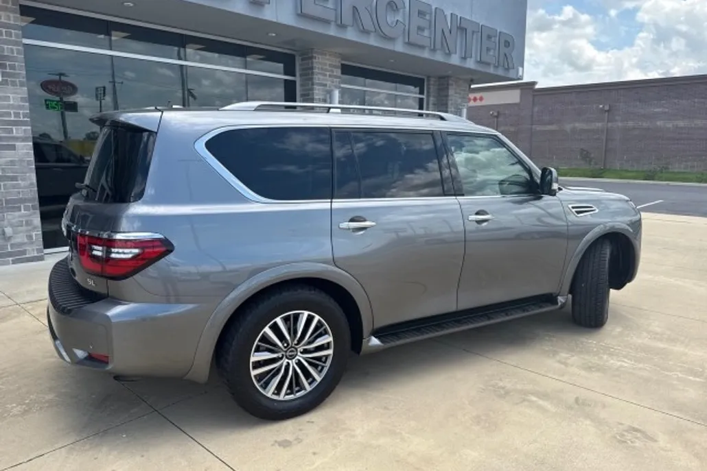 2023 Nissan Armada SL photo 1