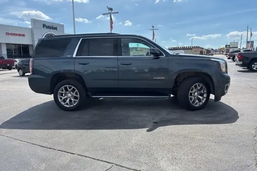 2019 Gmc Yukon SLT photo 1