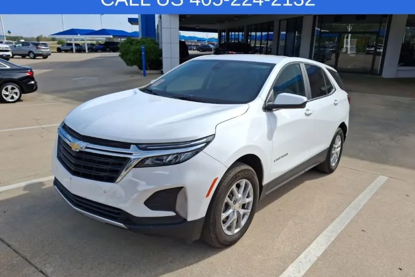 2023 Chevrolet Equinox LT photo 1