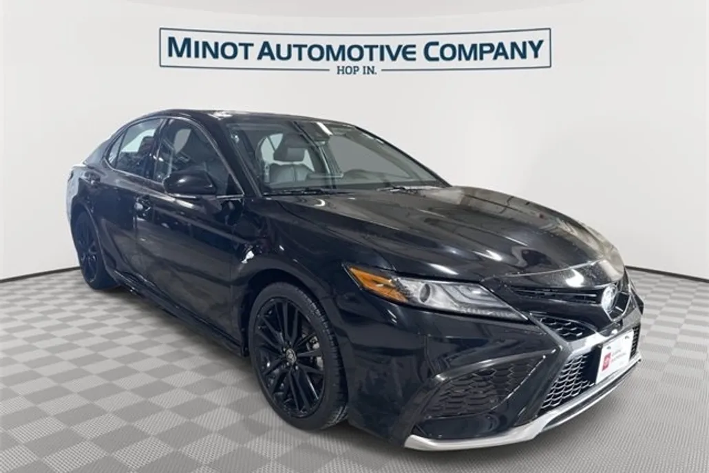 2023 Toyota Camry XSE photo 1