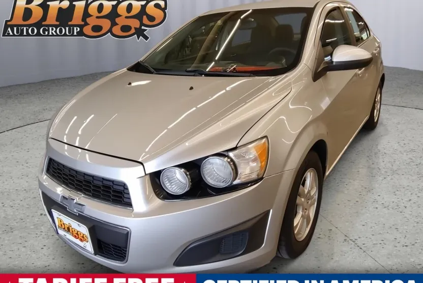 2013 Chevrolet Sonic LT photo 1