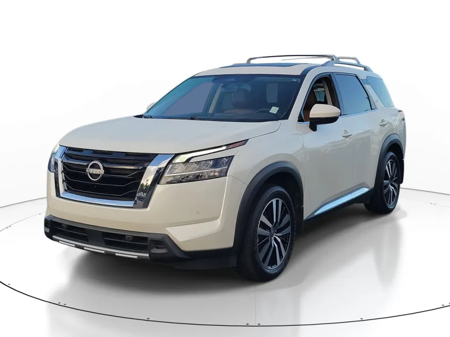 2023 Nissan Pathfinder Platinum photo 1