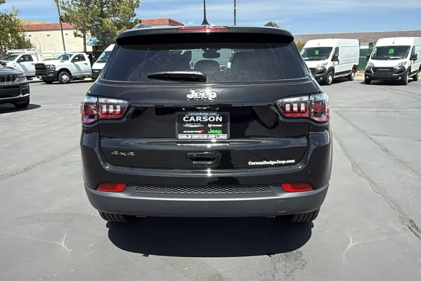 2025 Jeep Compass Latitude photo 1