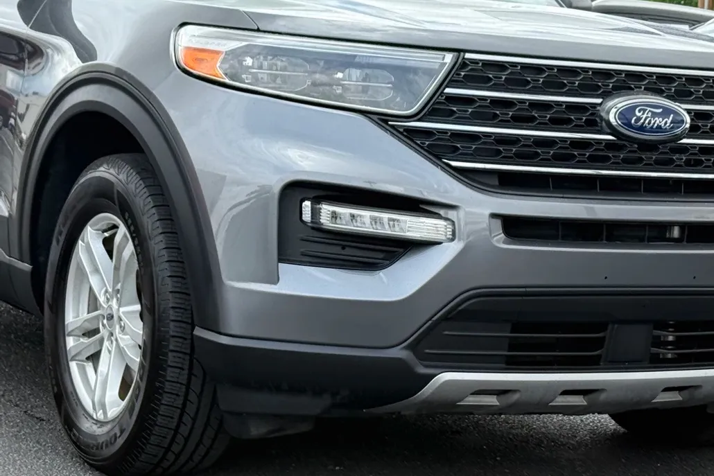 2022 Ford Explorer XLT photo 1