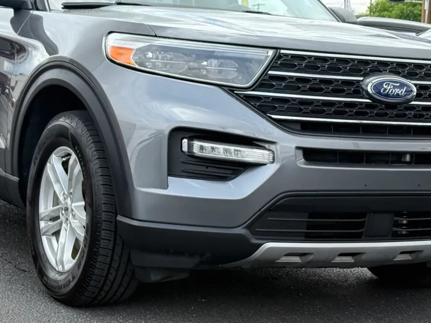 2022 Ford Explorer XLT photo 1