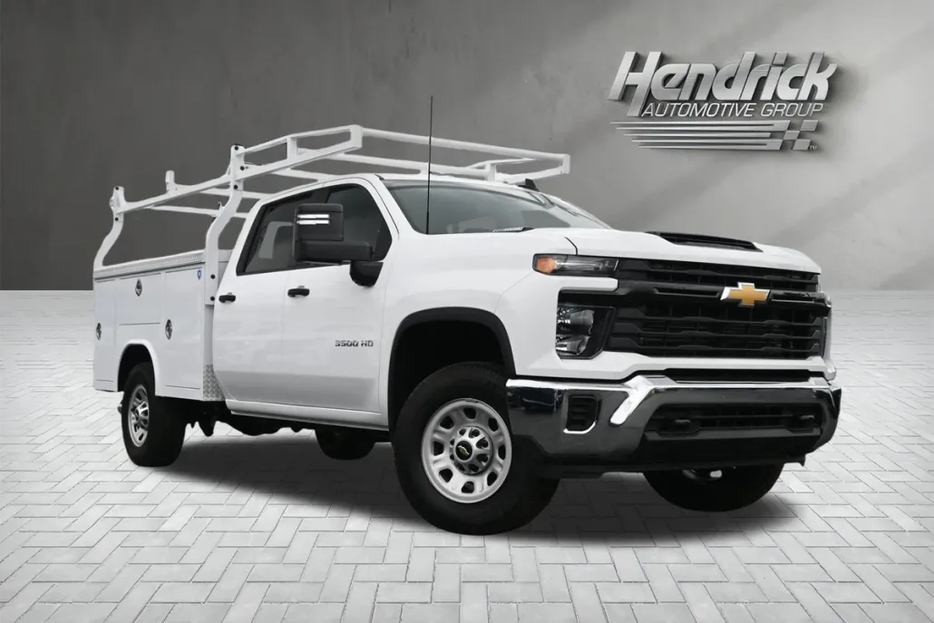 2025 Chevrolet Silverado 3500HD photo 1
