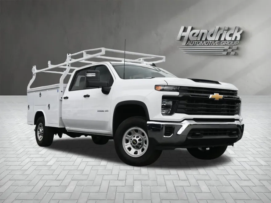 2025 Chevrolet Silverado 3500HD photo 1