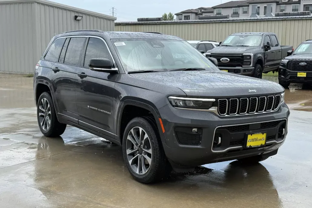 2025 Jeep Grand Cherokee Overland photo 1