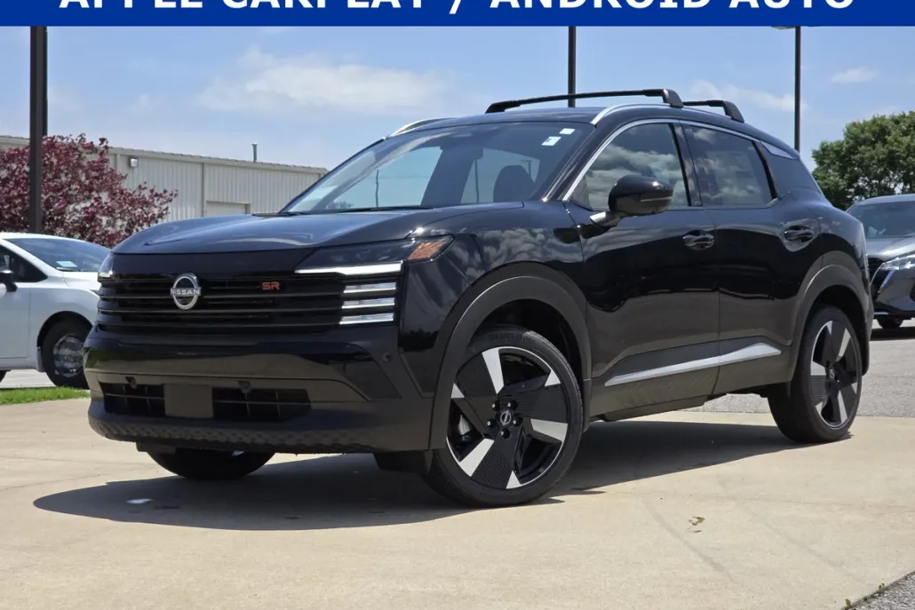 2025 Nissan Kicks SR photo 1