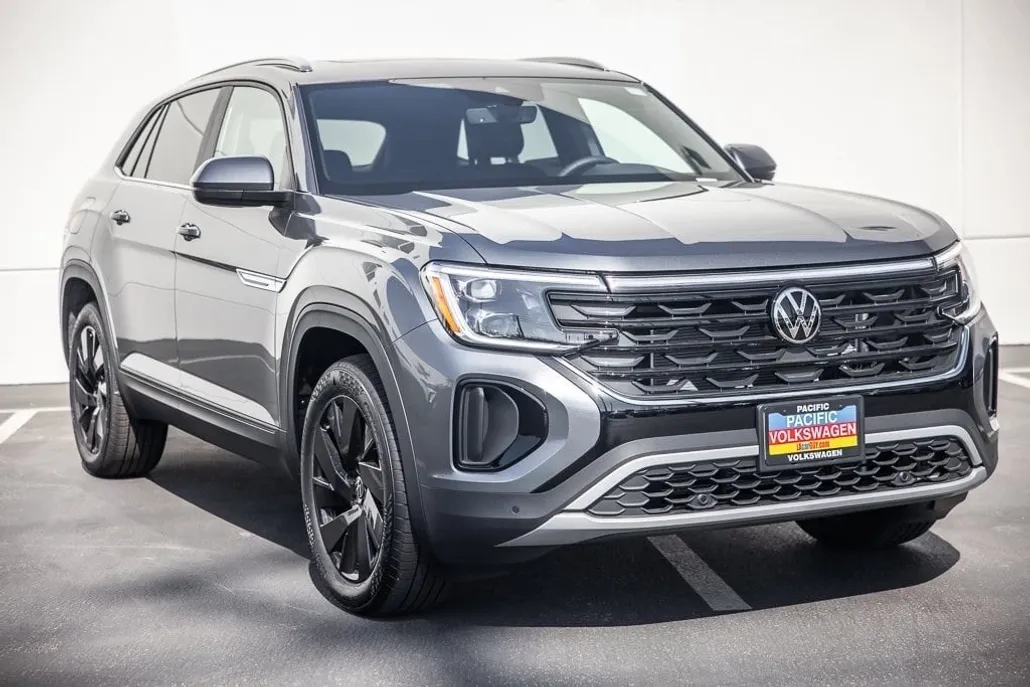 2025 Volkswagen Atlas Cross Sport SE Technology photo 1