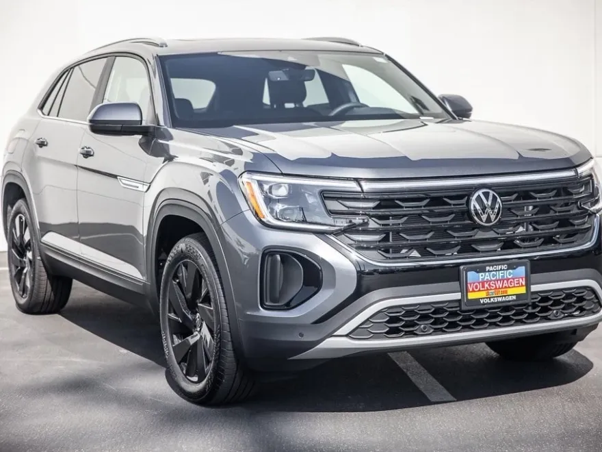 2025 Volkswagen Atlas Cross Sport SE Technology photo 1