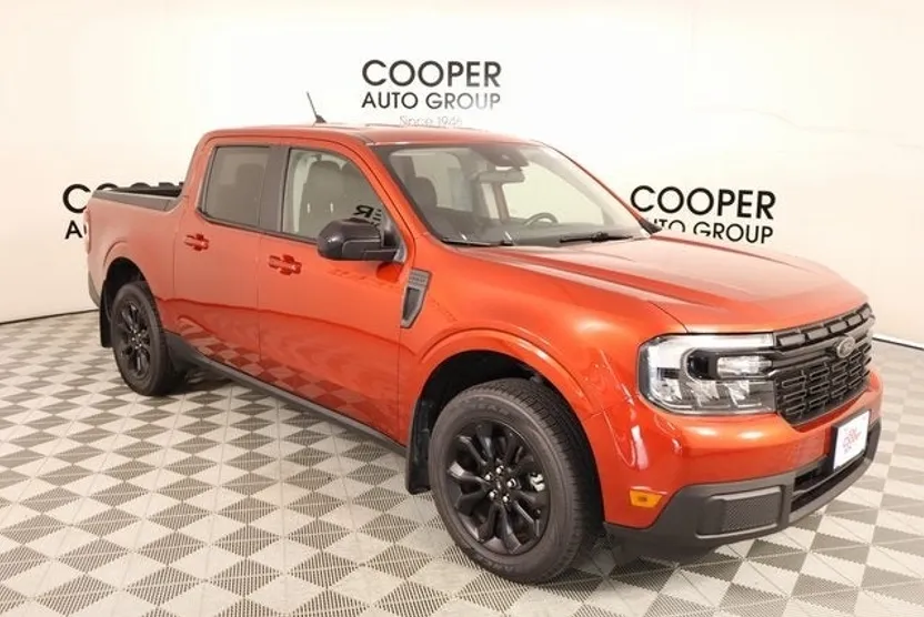 2023 Ford Maverick Lariat photo 1