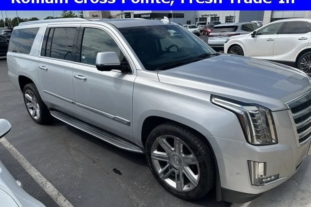 2020 Cadillac Escalade ESV Luxury photo 1