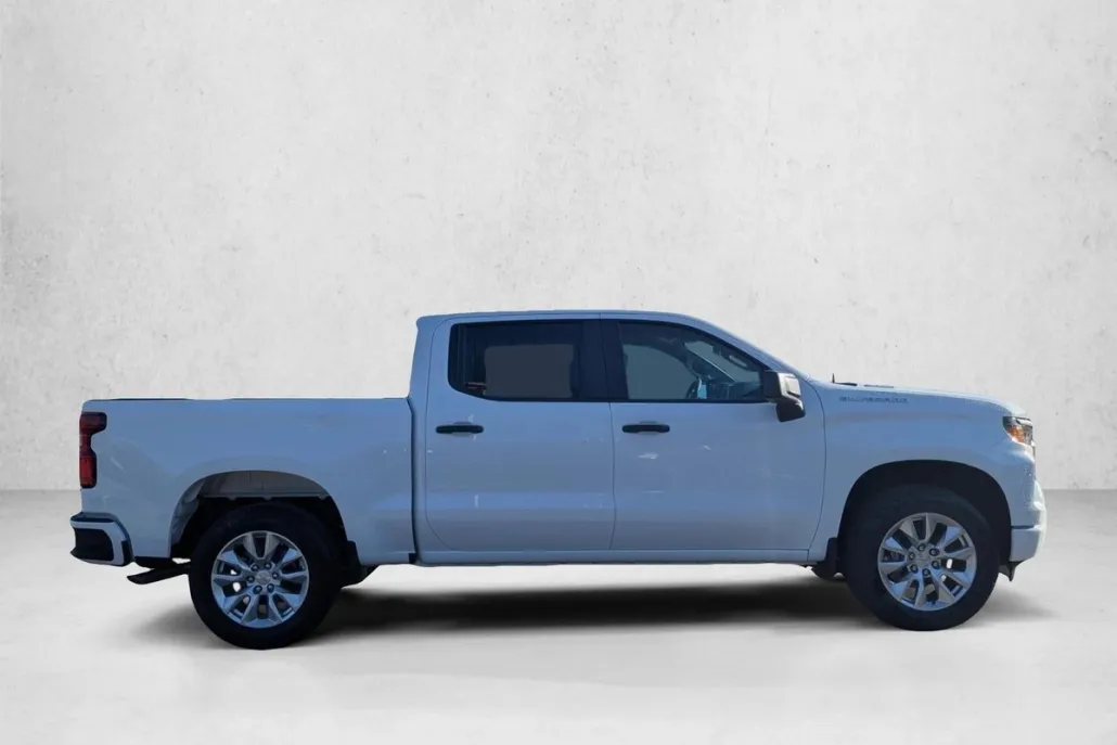 2026 Chevrolet Silverado 1500 Custom photo 1