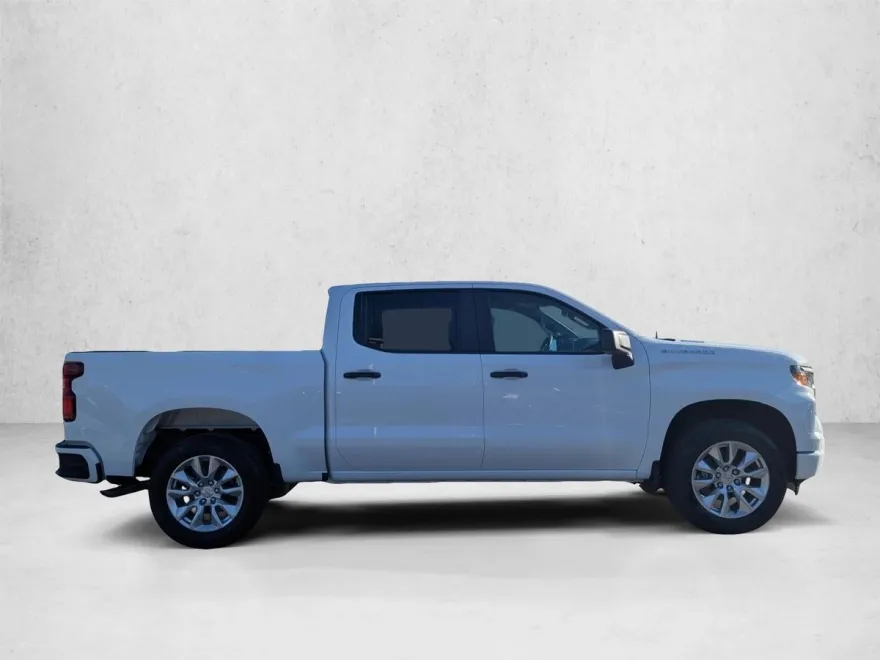 2026 Chevrolet Silverado 1500 Custom photo 1