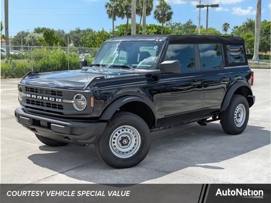 2025 Ford Bronco Base photo 1