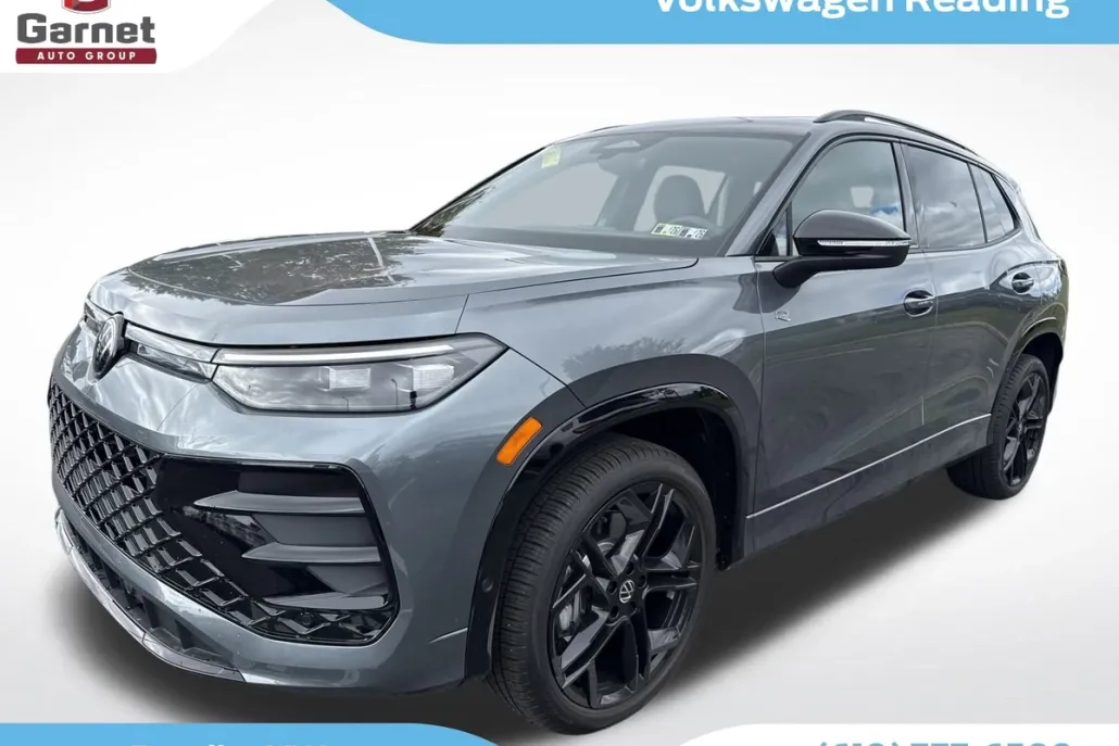 2025 Volkswagen Tiguan SE R-Line Black photo 1