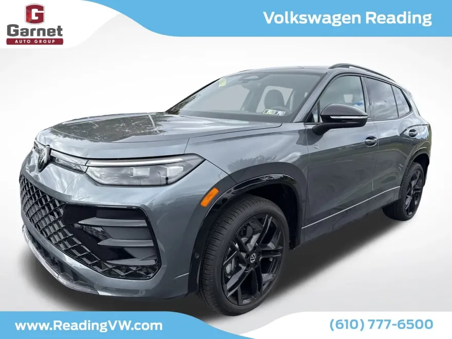 2025 Volkswagen Tiguan SE R-Line Black photo 1